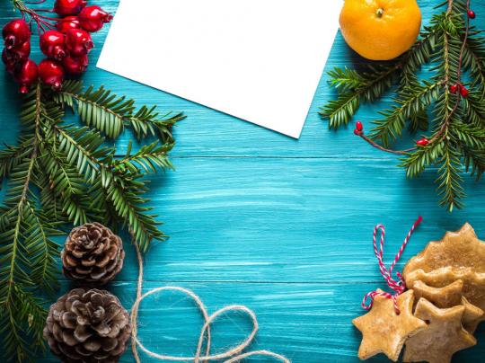 decorazioni e biscotti natalizi